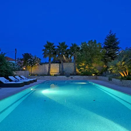 Three Palms Murter